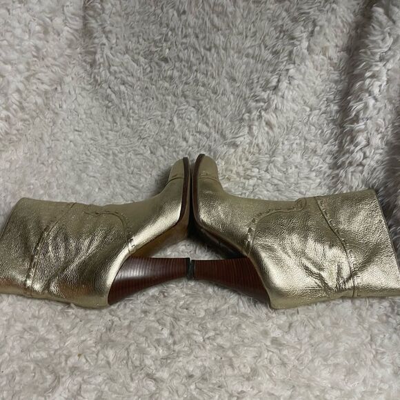 Marc Jacobs leather metallic gold slip on ankle heels boots stitching accent SZ7 - Picture 6 of 12